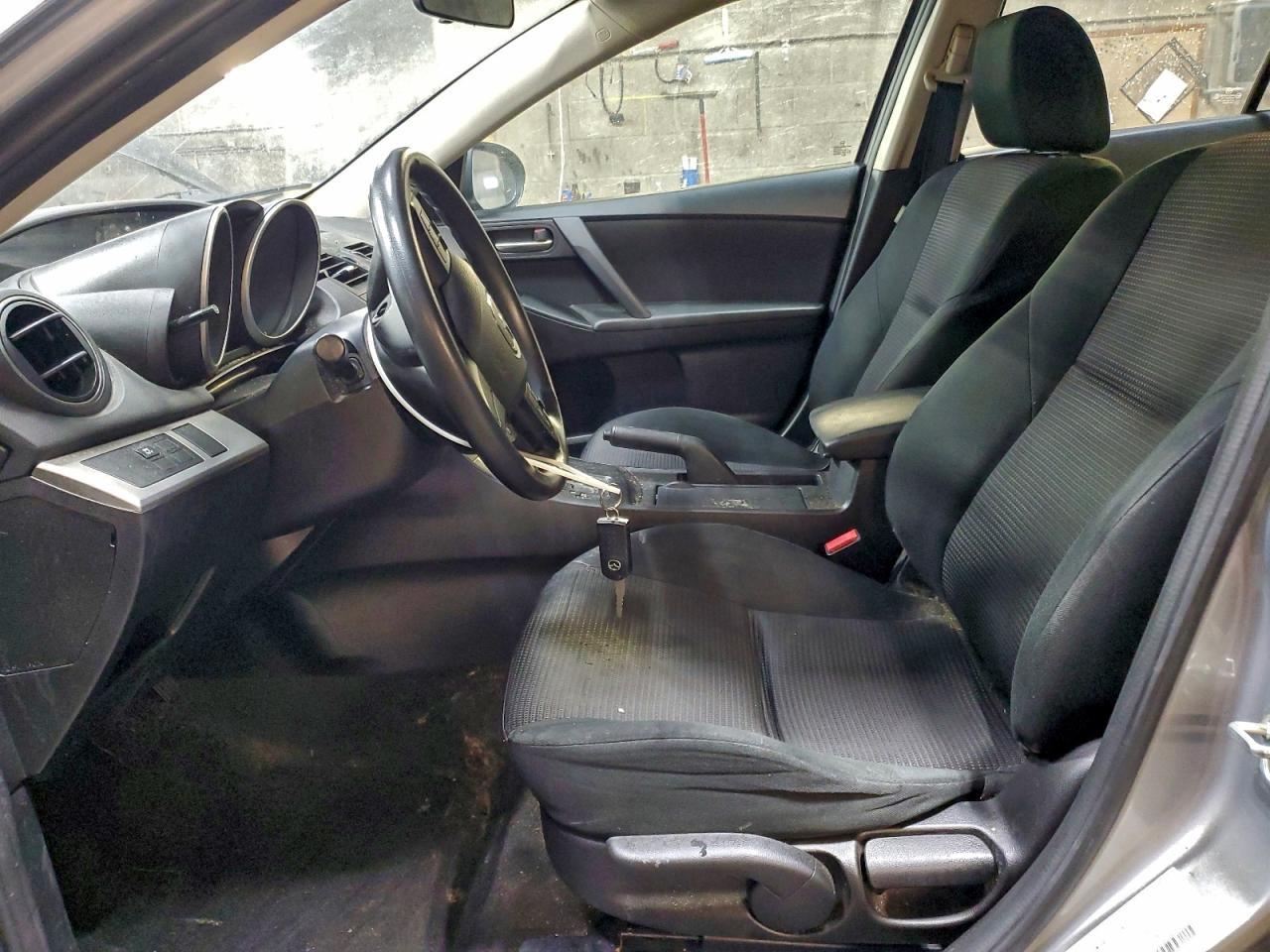 2013 MAZDA 3