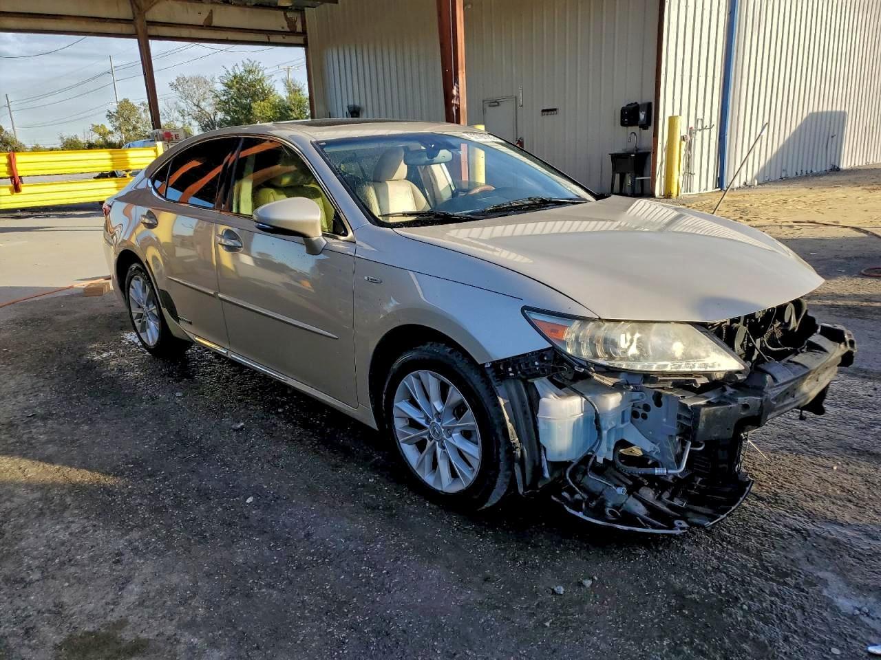 2013 LEXUS ES 300H