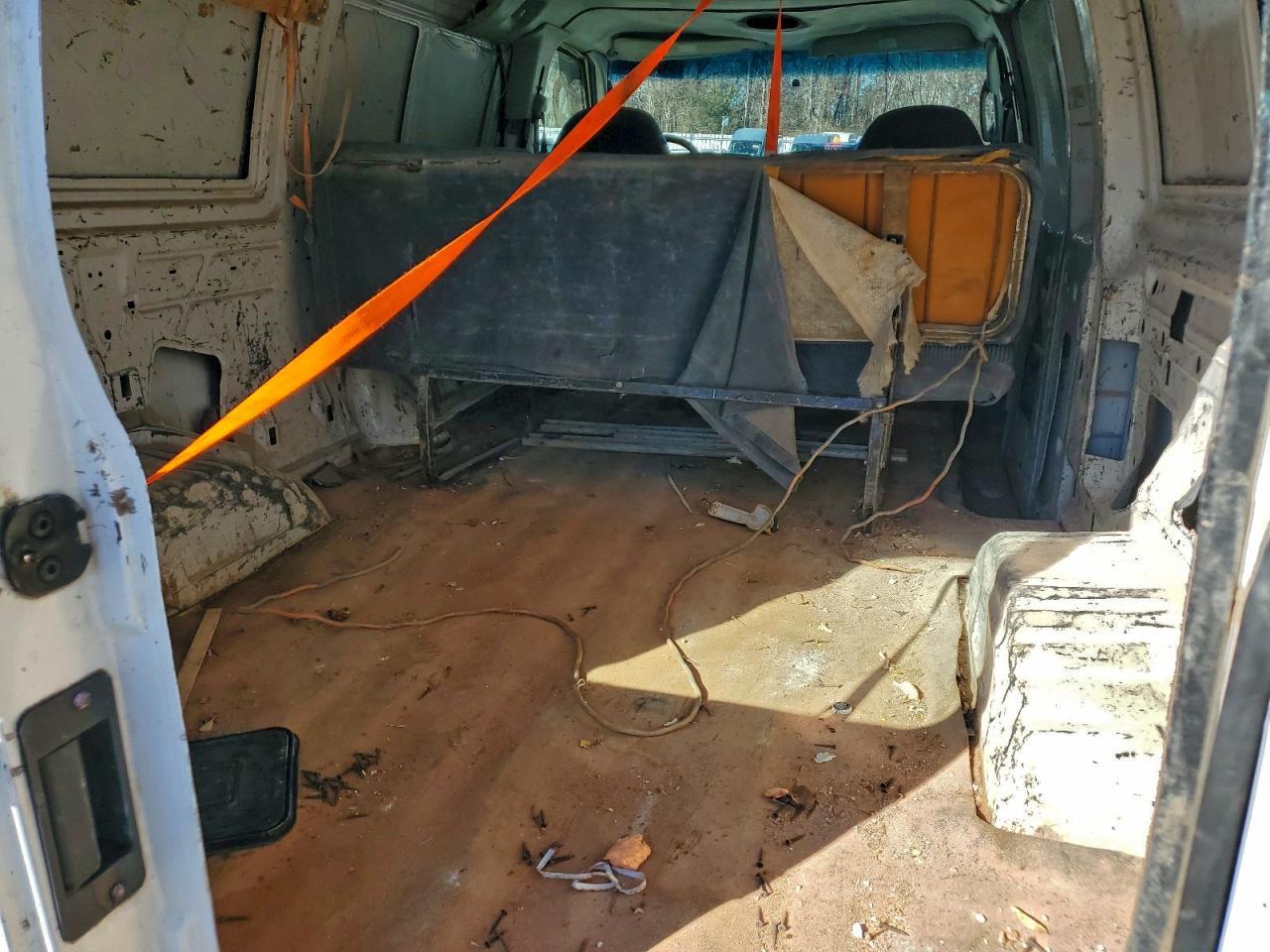 2004 FORD ECONOLINE