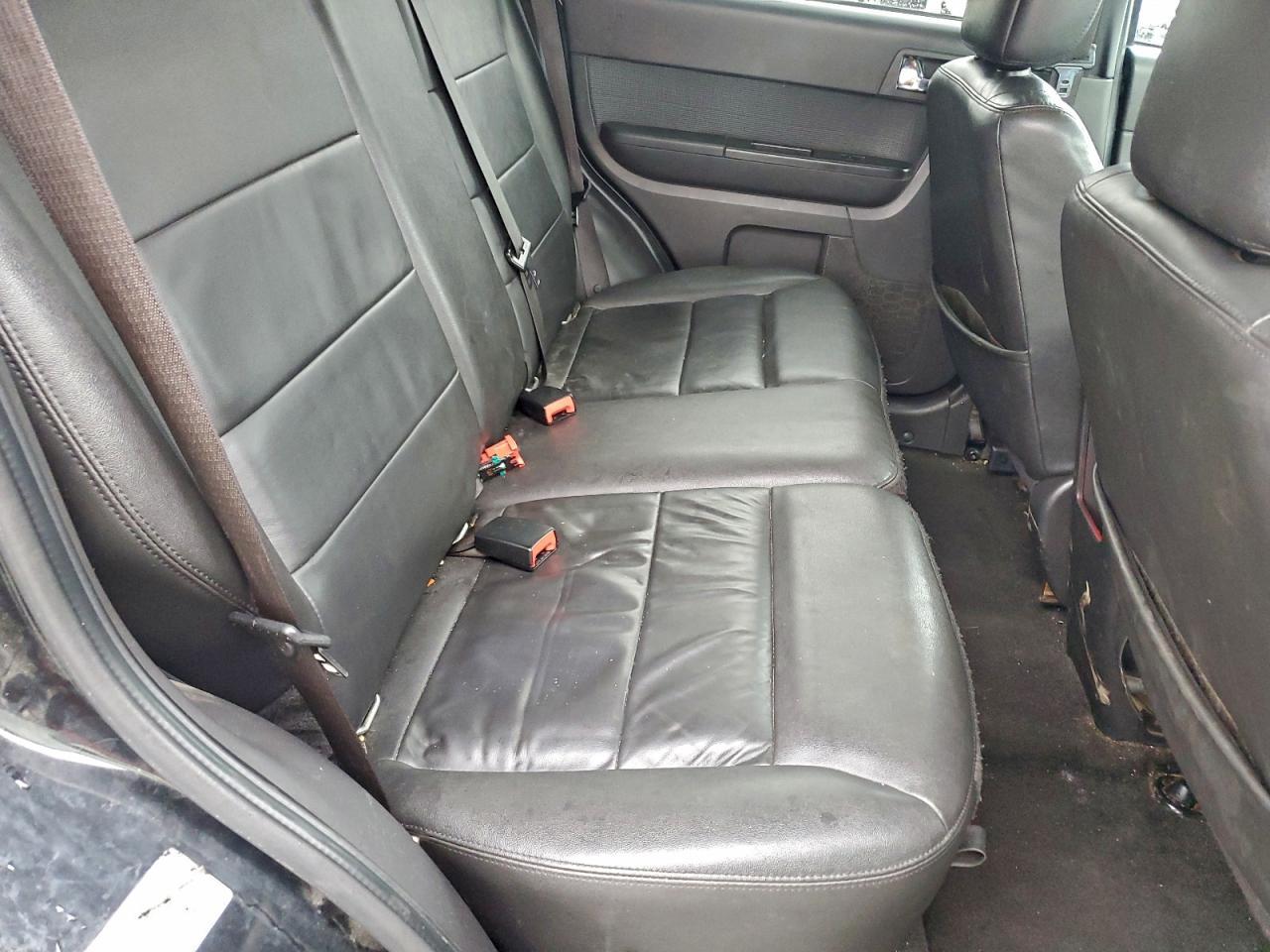 2011 FORD ESCAPE