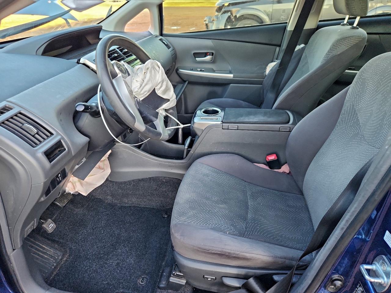2013 TOYOTA PRIUS V