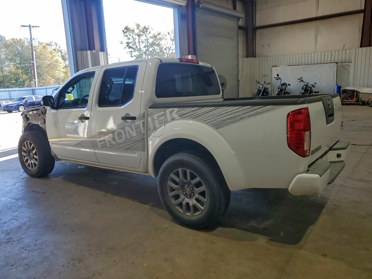 2012 NISSAN Frontier