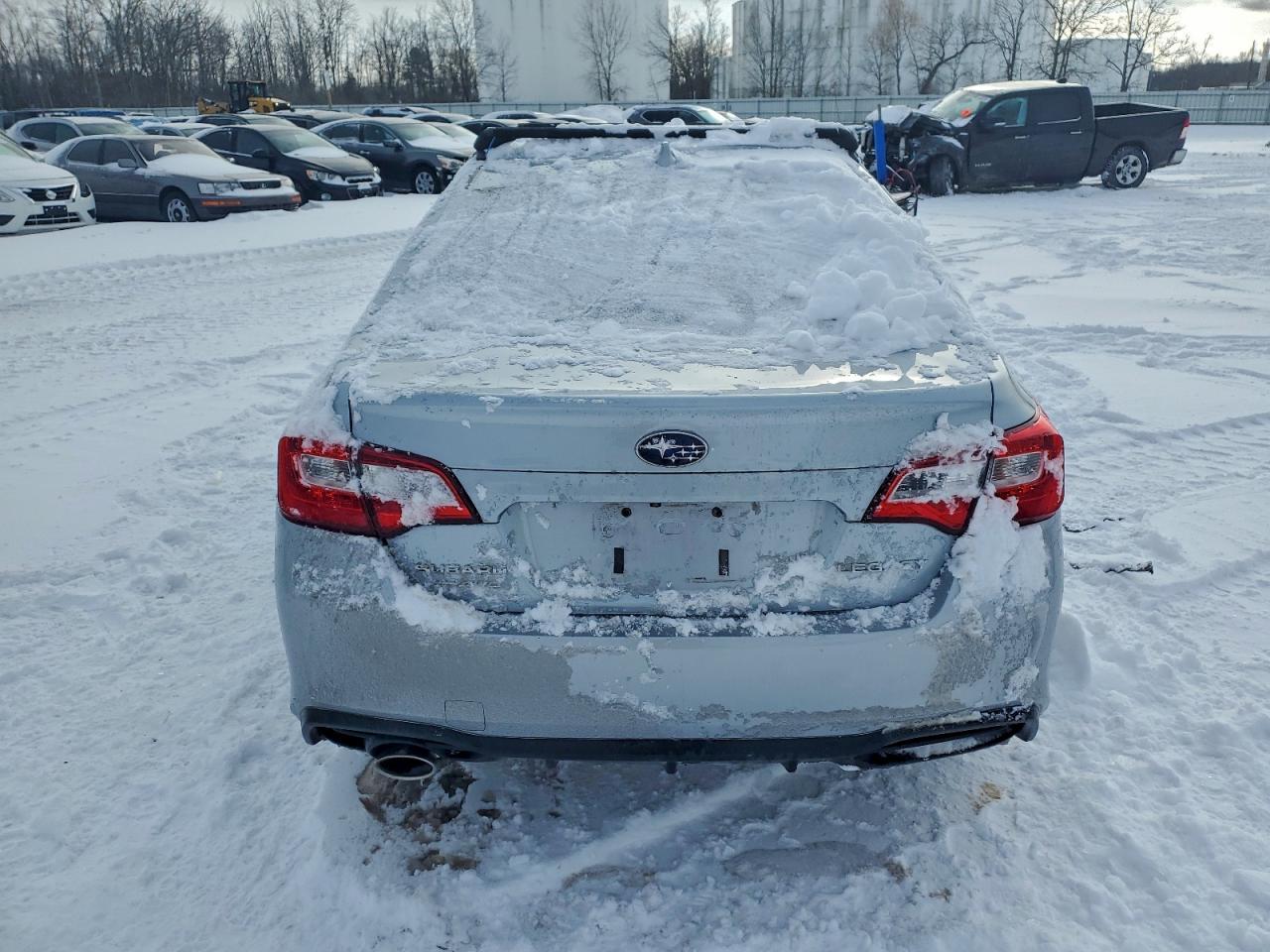 2018 SUBARU Legacy