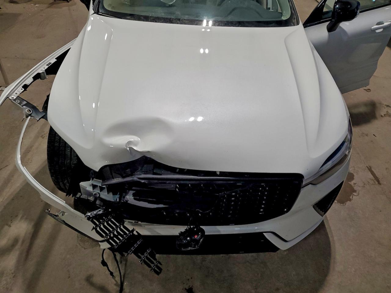 2025 VOLVO XC60
