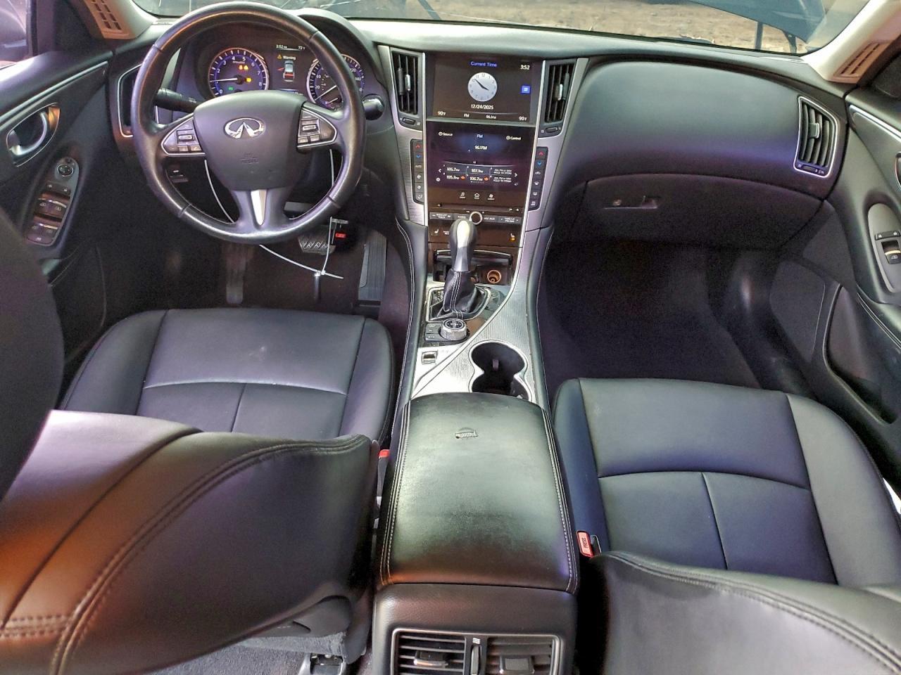 2015 INFINITI Q50
