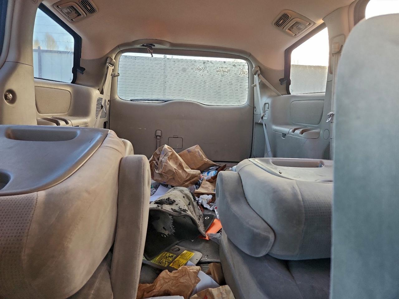 2005 TOYOTA SIENNA