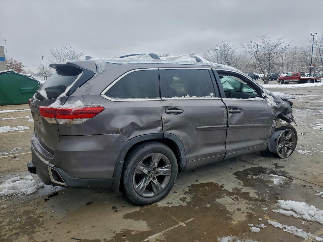 2018 TOYOTA HIGHLANDER