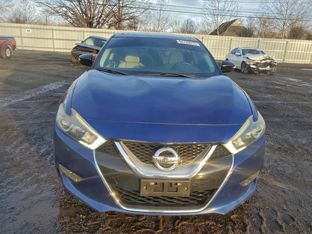 2017 NISSAN Maxima