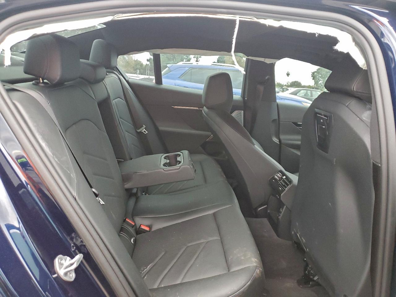 2024 BMW i5