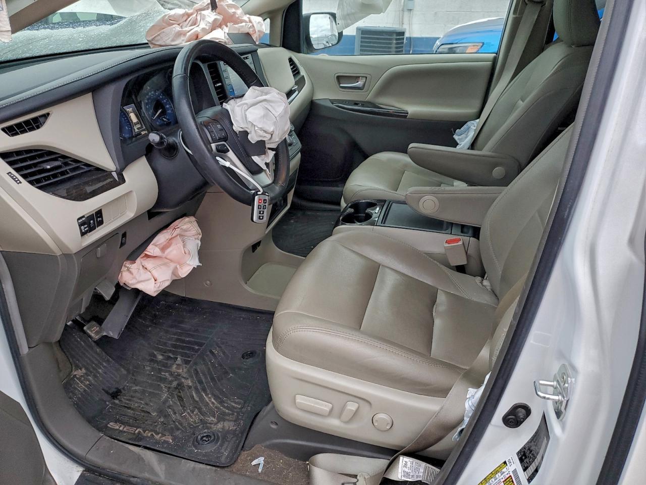 2018 TOYOTA SIENNA