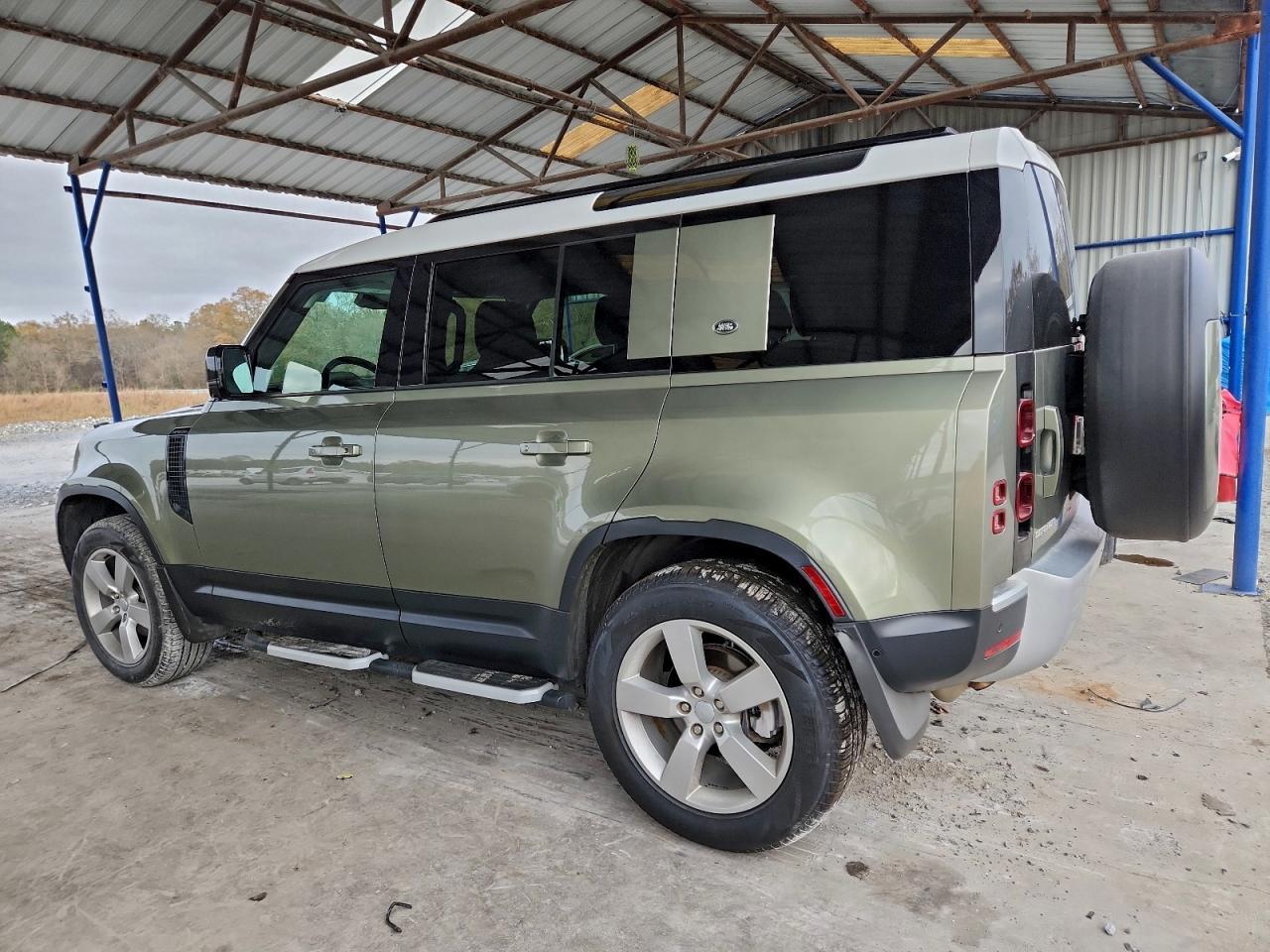 2022 LAND ROVER Defender