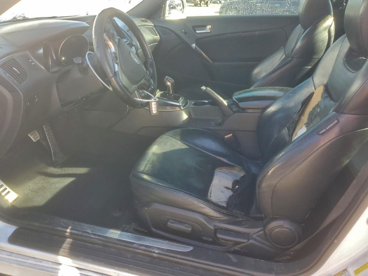 2016 HYUNDAI GENESIS
