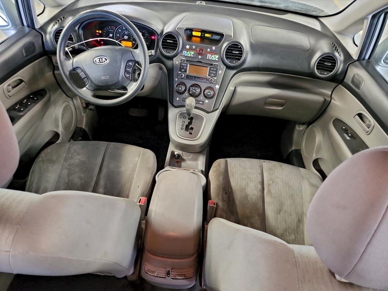 2010 KIA RONDO