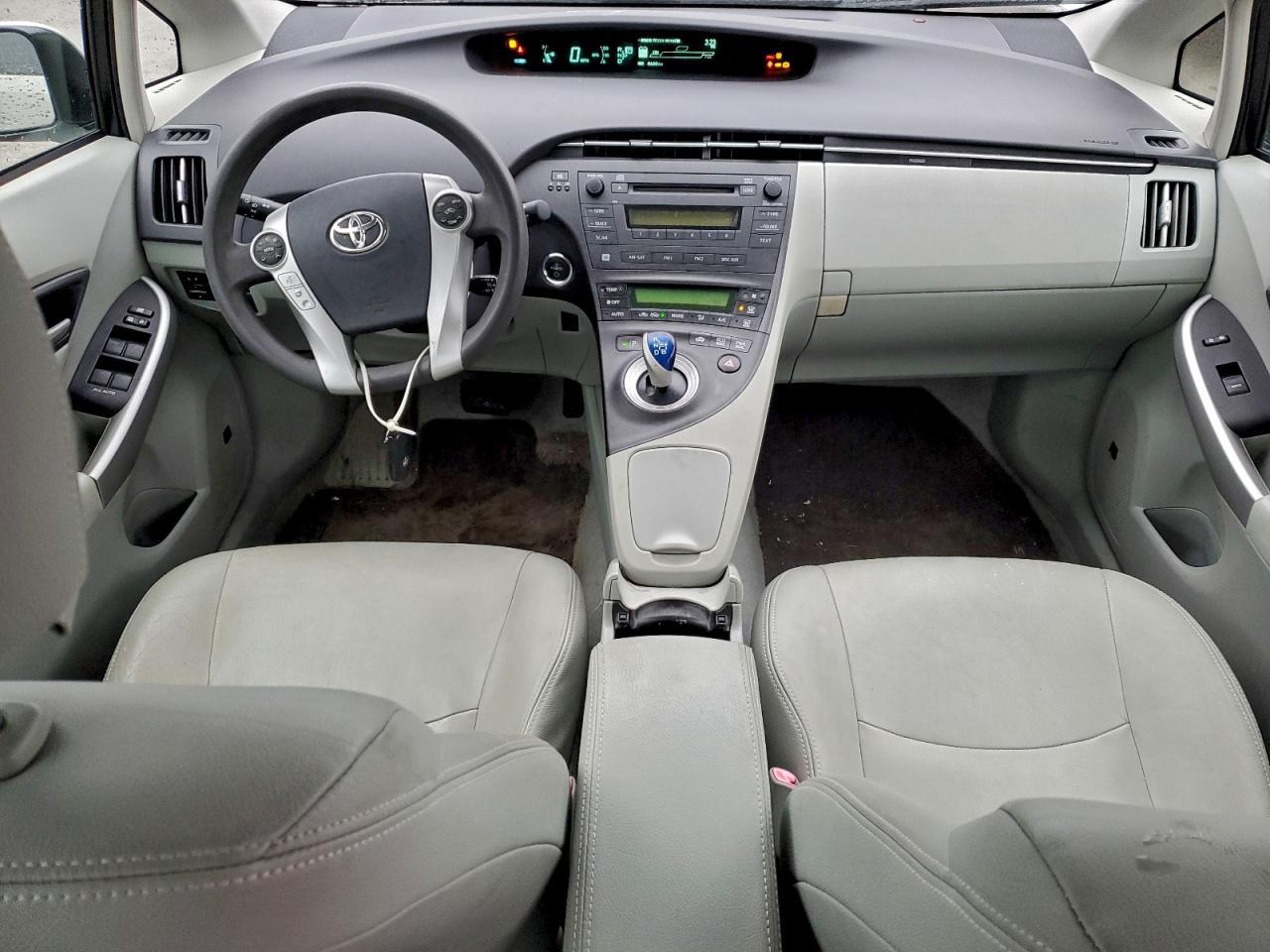 2011 TOYOTA PRIUS