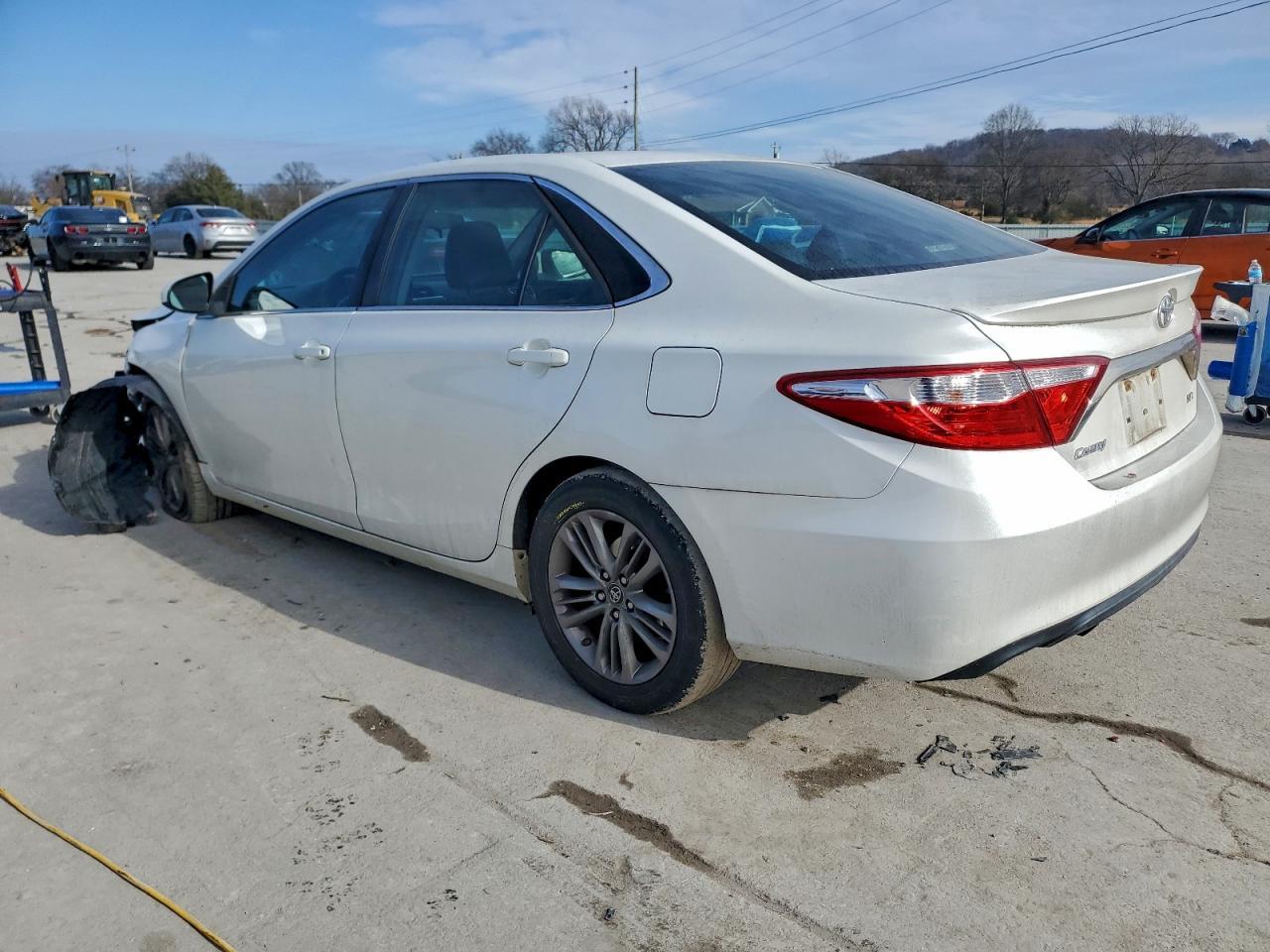2016 TOYOTA CAMRY