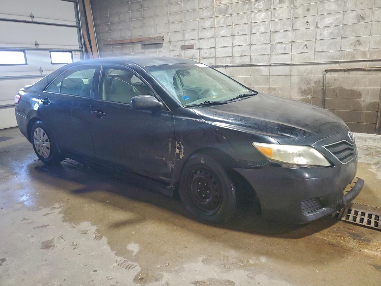 2011 TOYOTA CAMRY