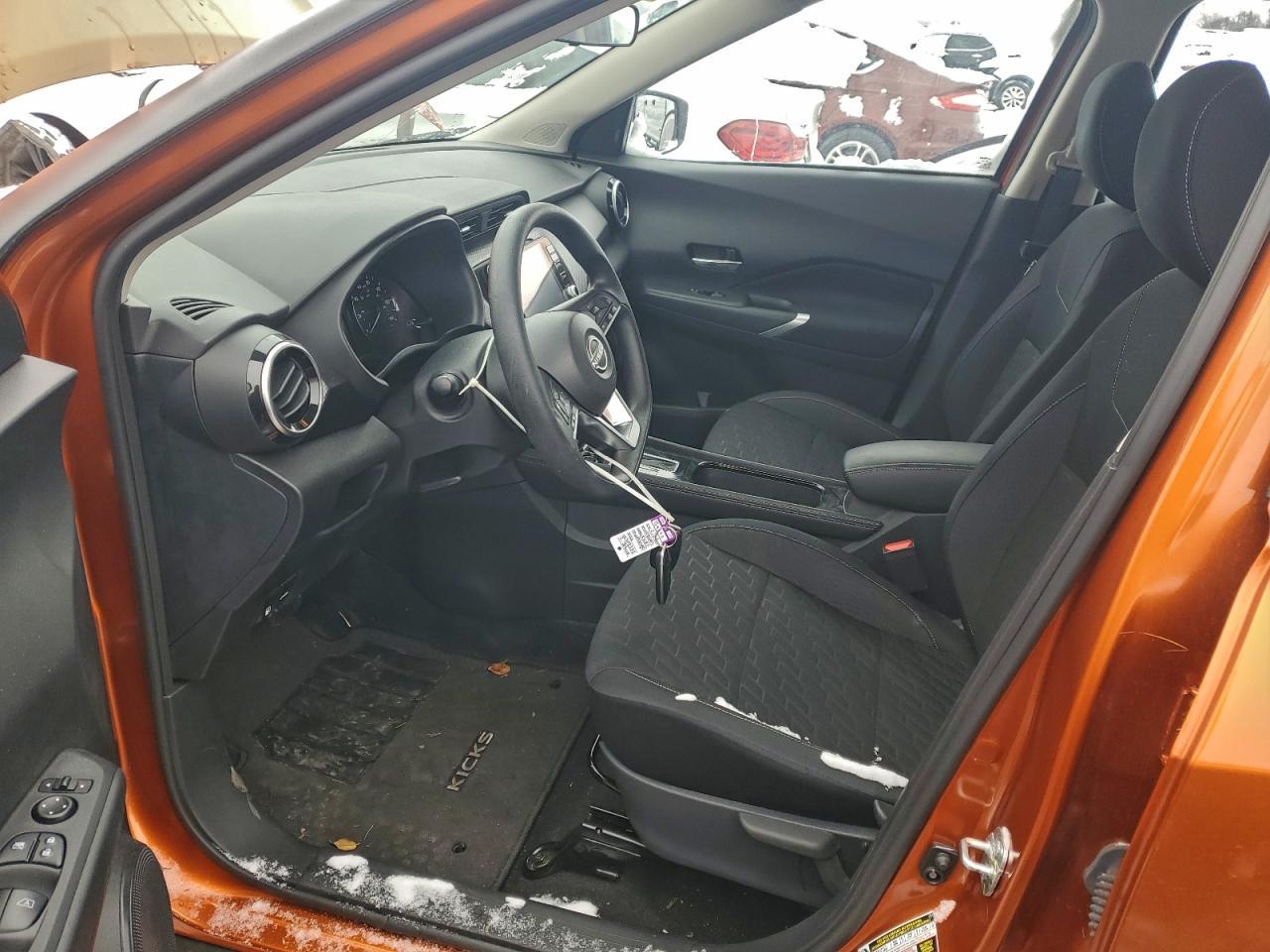 2024 NISSAN KICKS