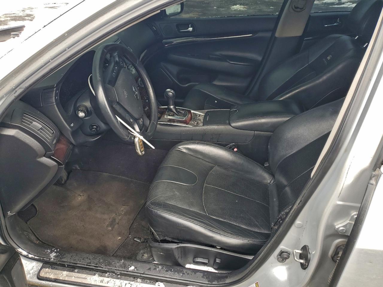 2013 INFINITI G37