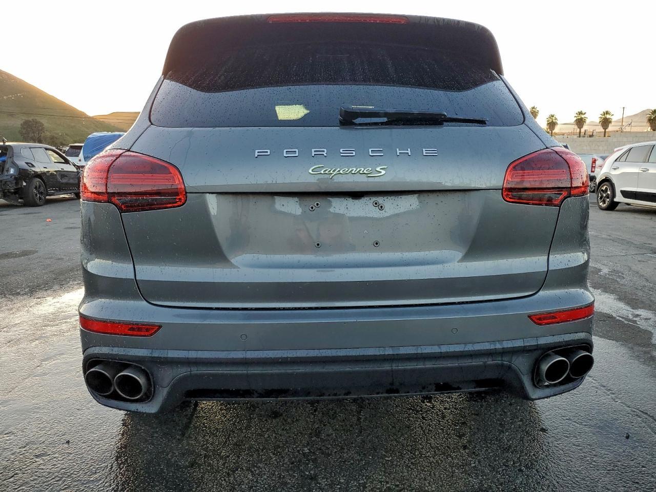 2016 PORSCHE CAYENNE