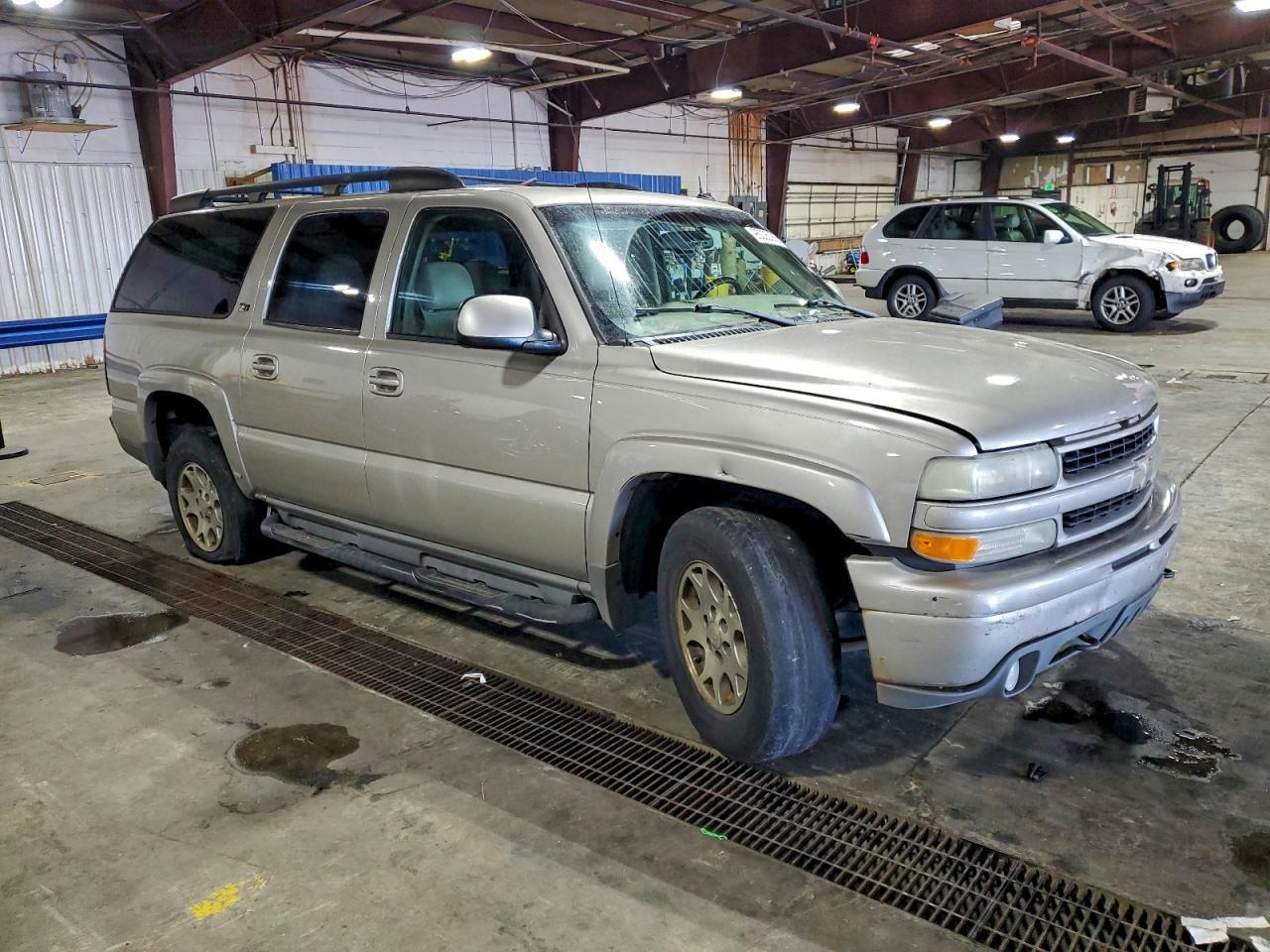 2004 CHEVROLET Suburban