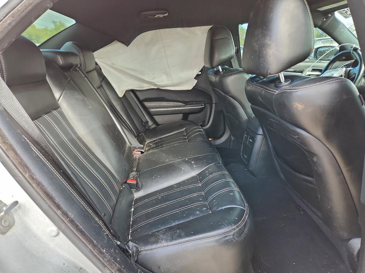 2019 CHRYSLER 300
