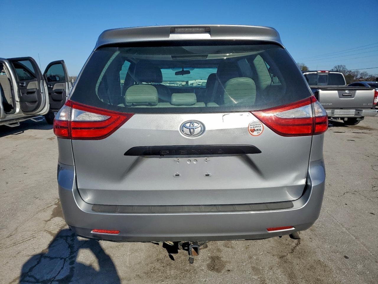 2015 TOYOTA SIENNA