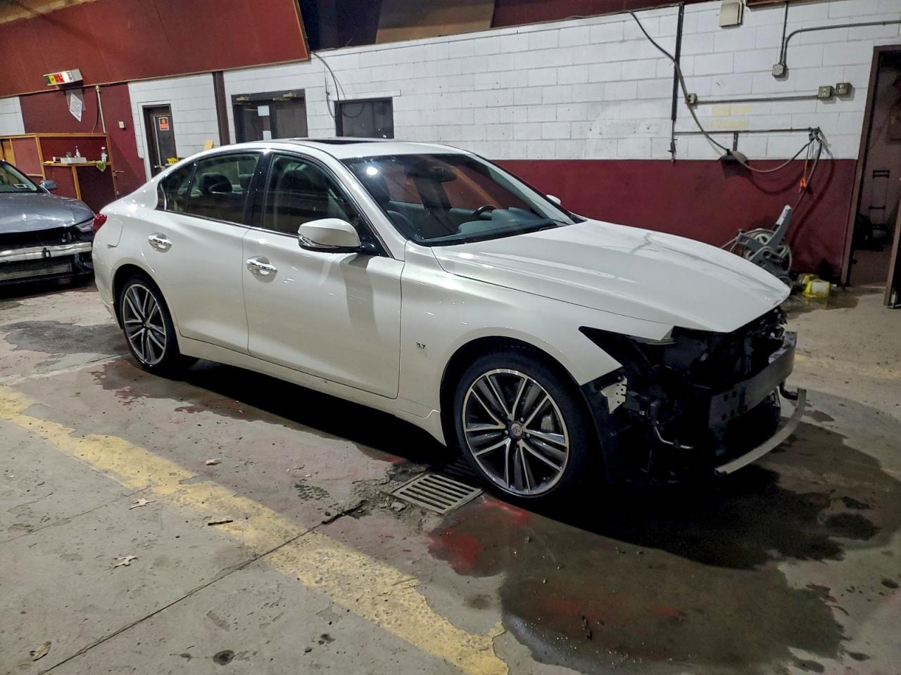 2015 INFINITI Q50
