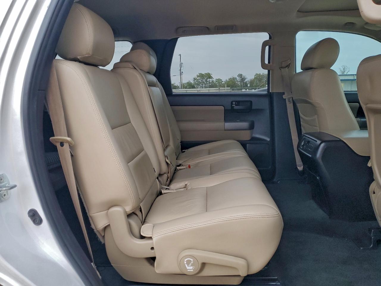 2014 TOYOTA Sequoia