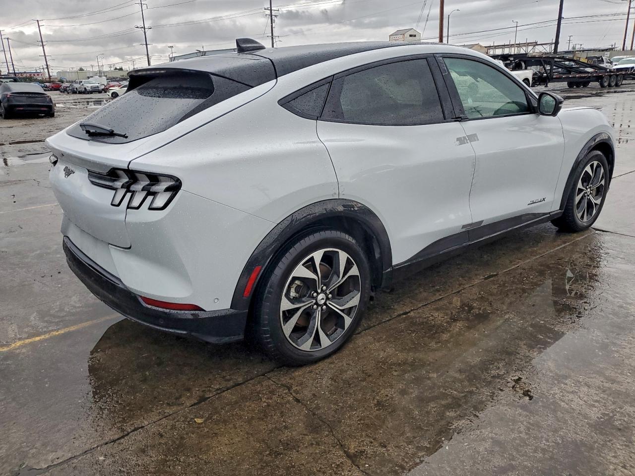 2023 FORD Mustang Mach-E