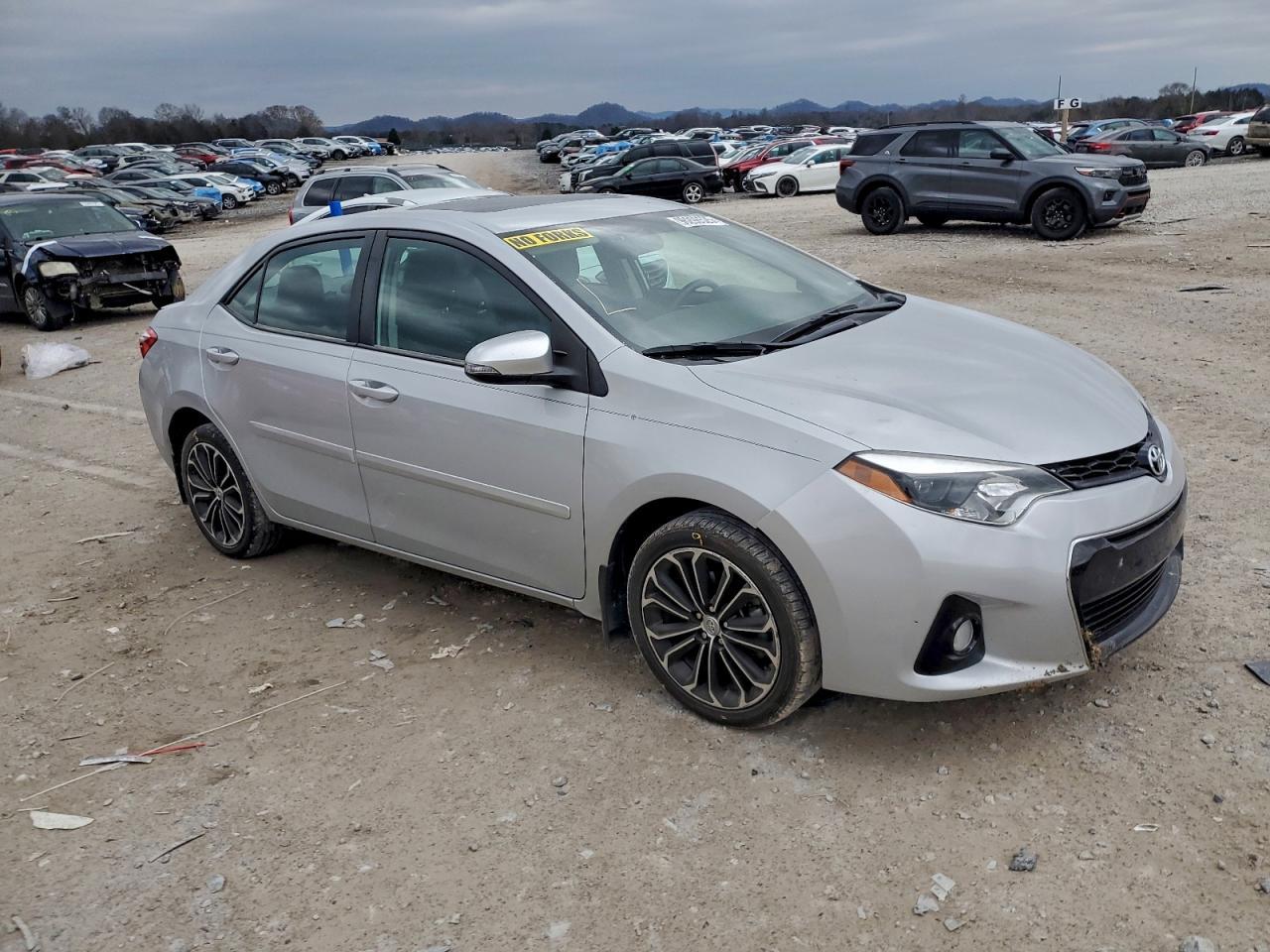 2015 TOYOTA COROLLA