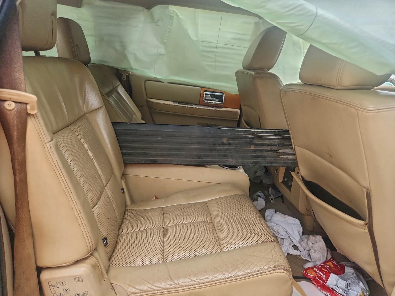 2010 LINCOLN Navigator