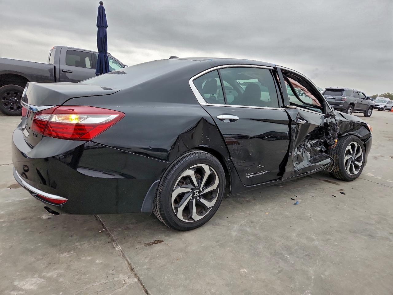 2017 HONDA ACCORD