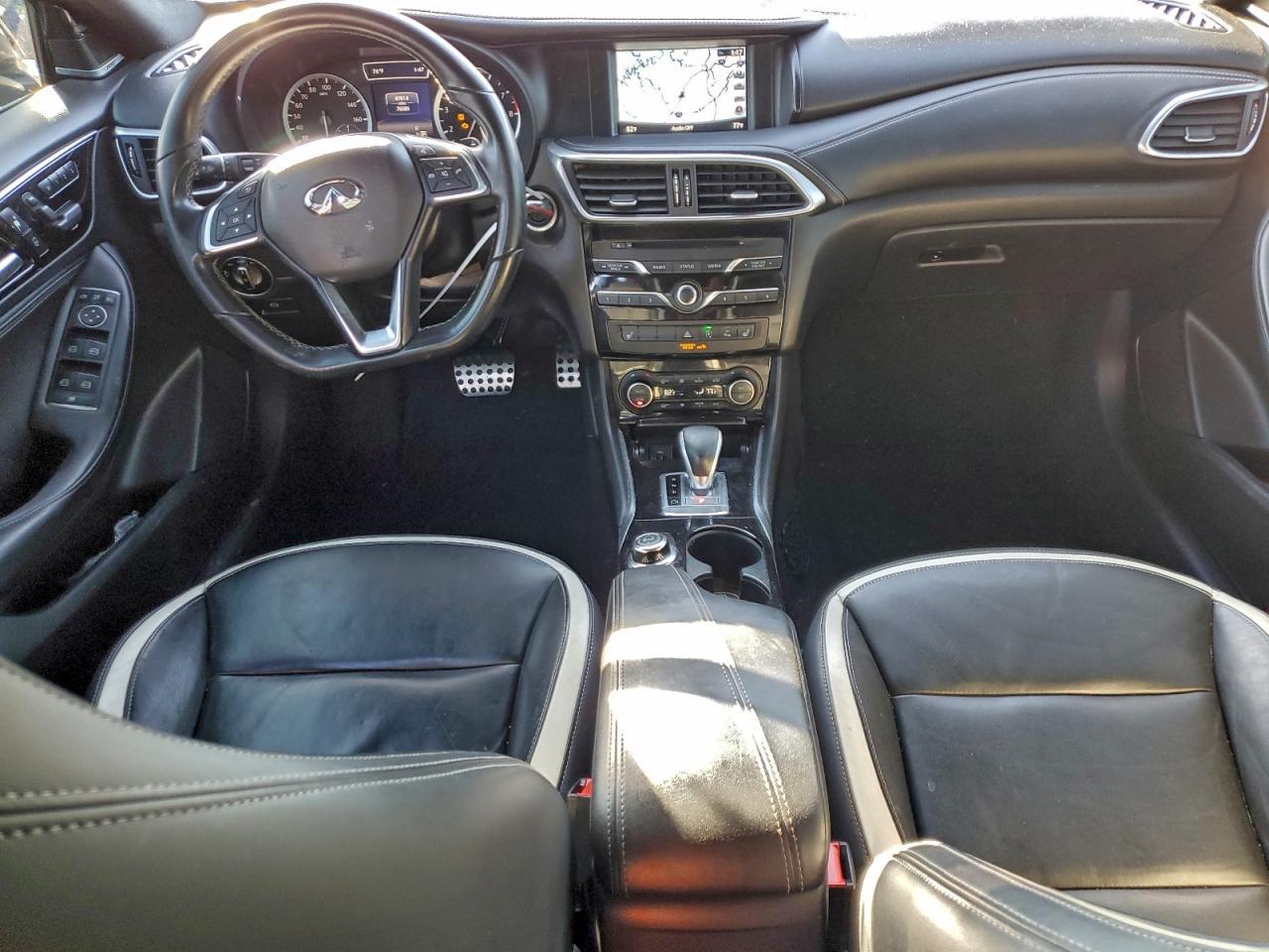 2017 INFINITI QX30