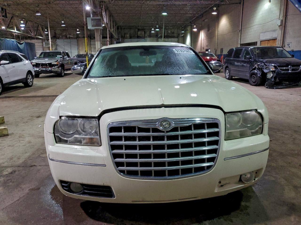 2010 CHRYSLER 300