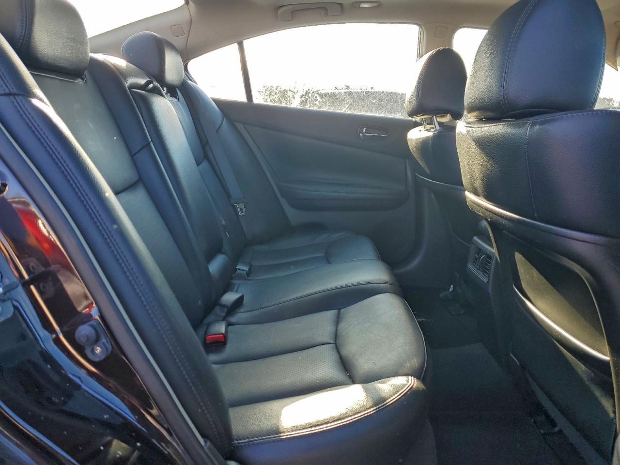 2014 NISSAN Maxima