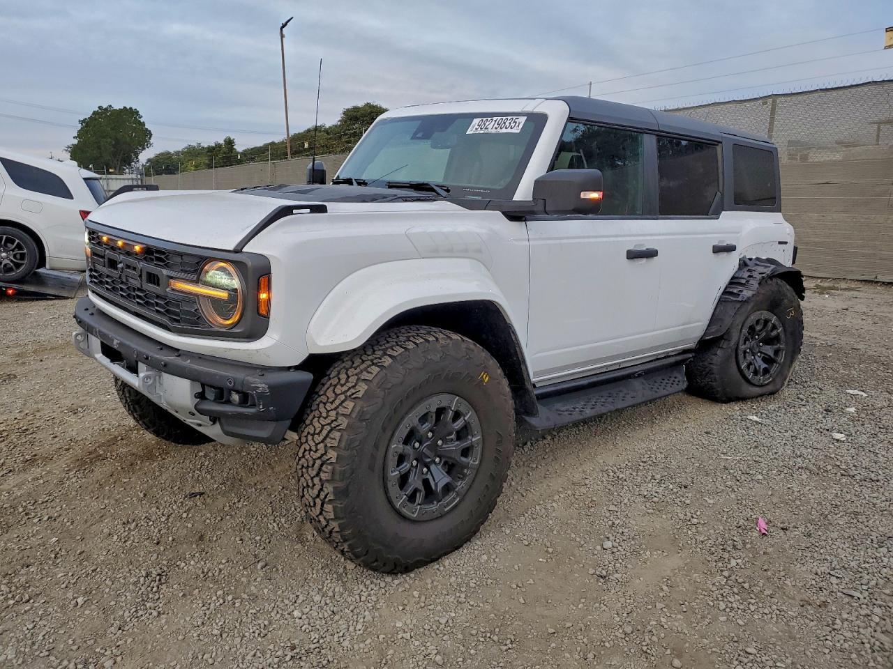 2024 FORD Bronco