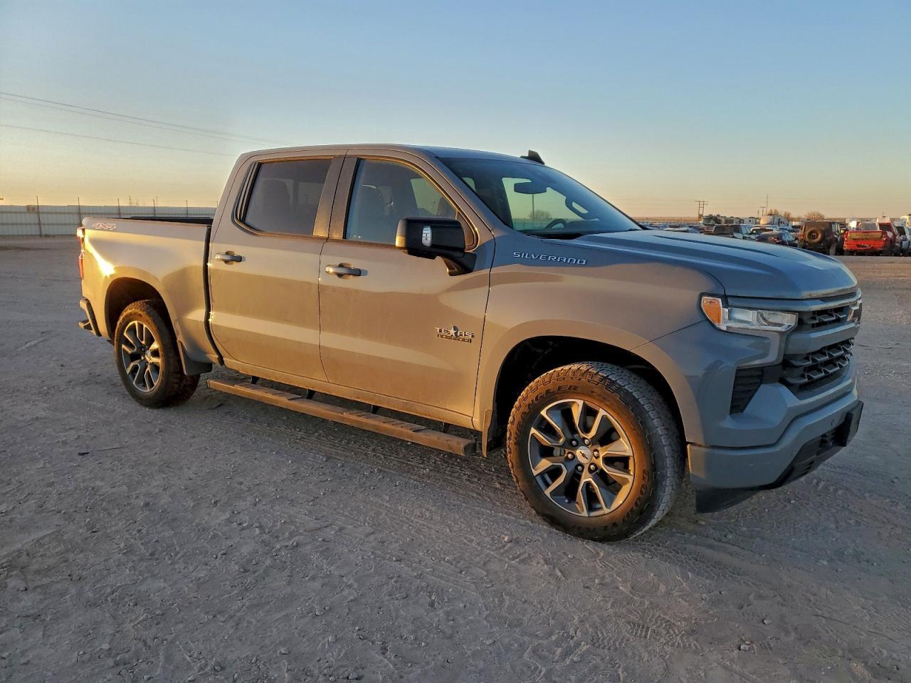 2024 CHEVROLET Silverado