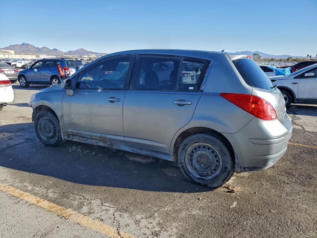 2011 NISSAN VERSA