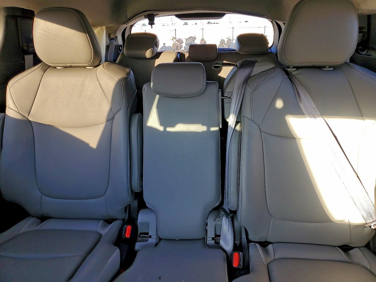 2025 TOYOTA SIENNA