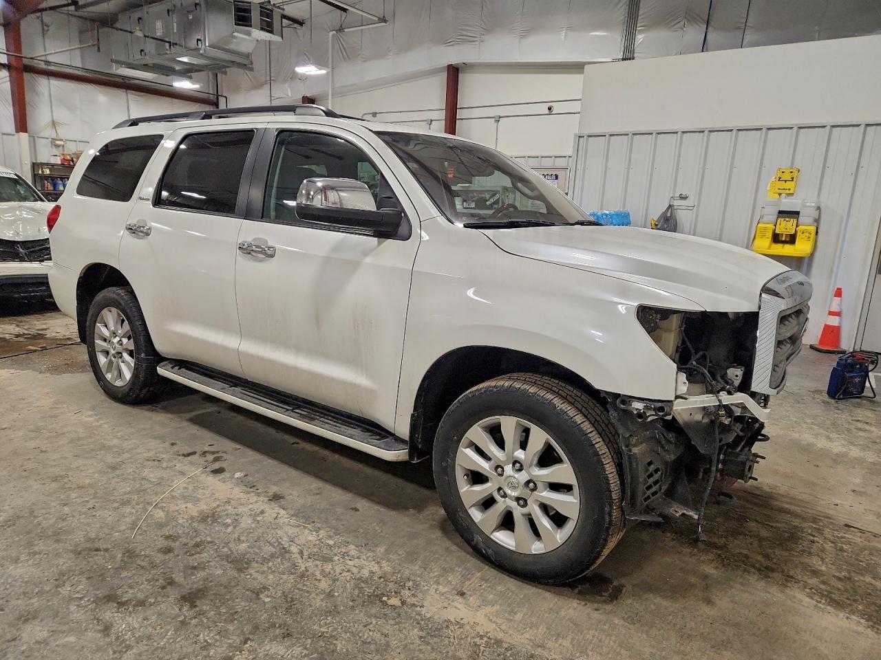 2014 TOYOTA Sequoia