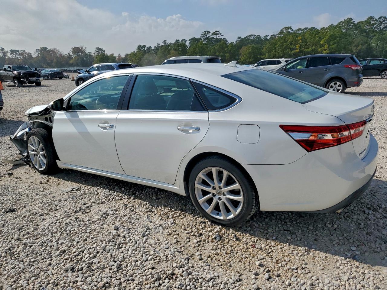2013 TOYOTA Avalon