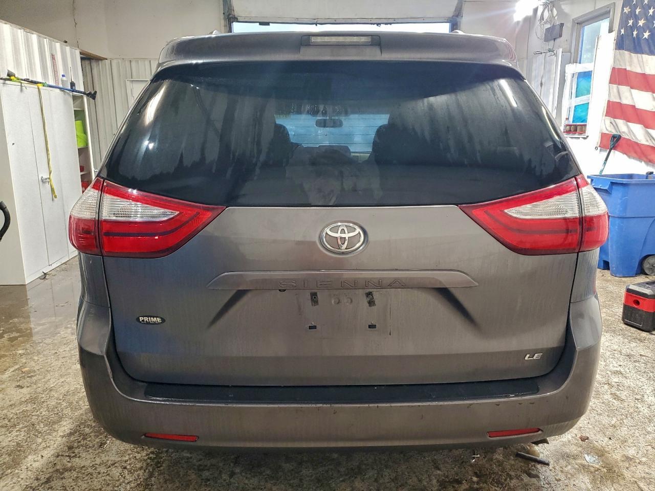 2017 TOYOTA SIENNA