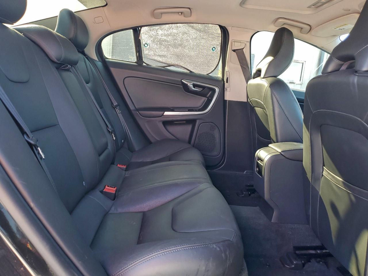 2015 VOLVO S60