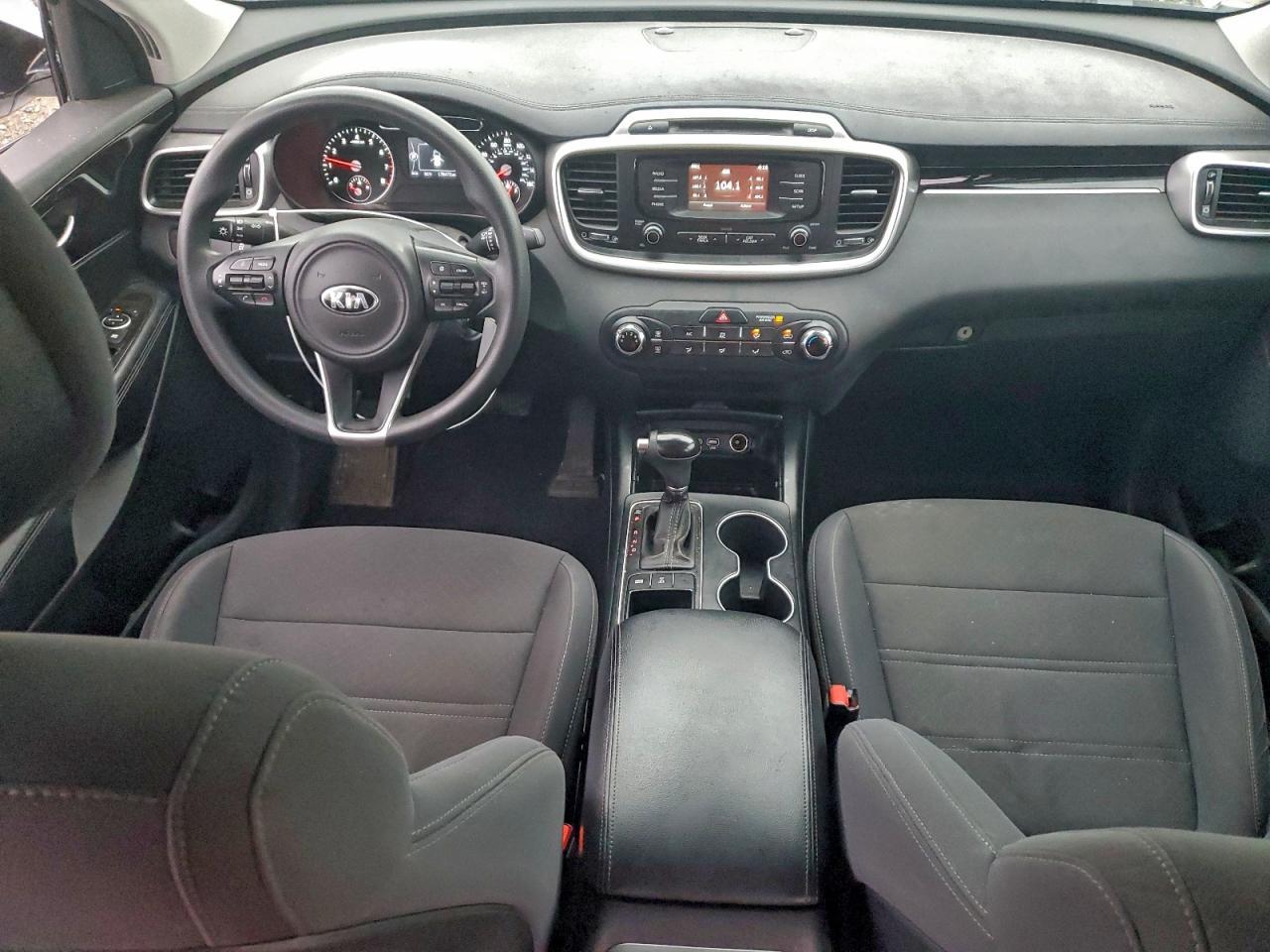2017 KIA SORENTO