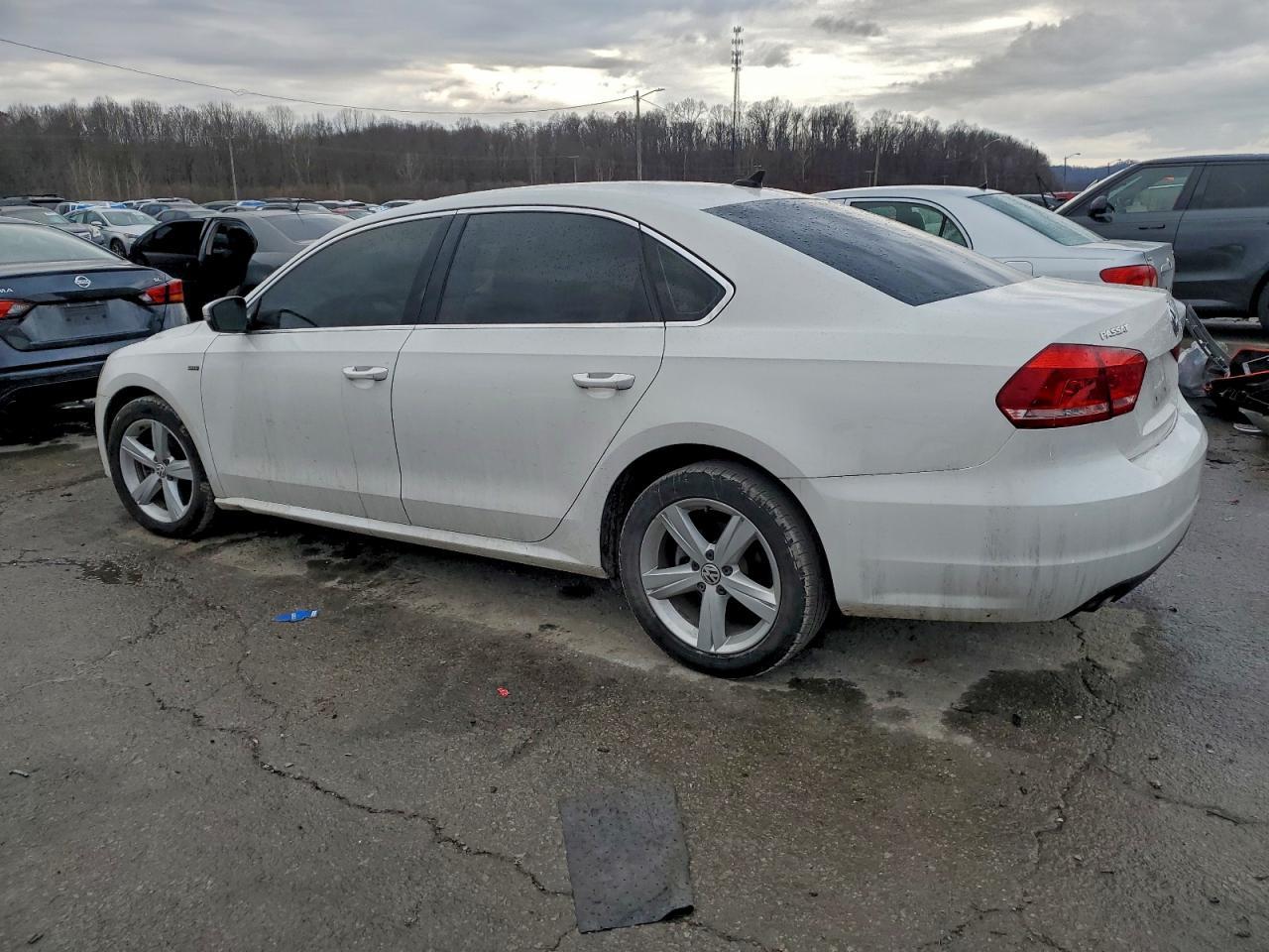 2015 VOLKSWAGEN Passat