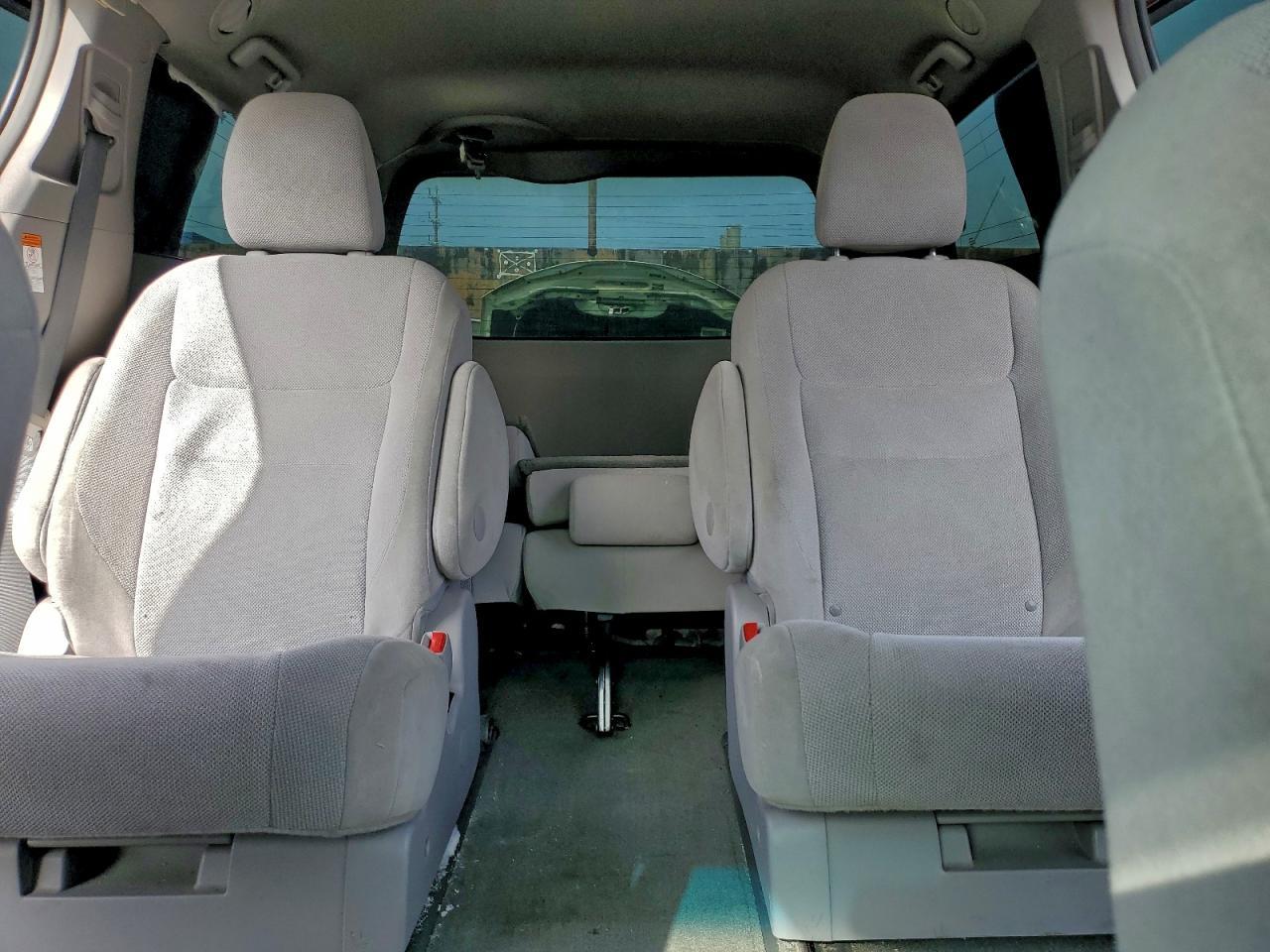 2017 TOYOTA SIENNA