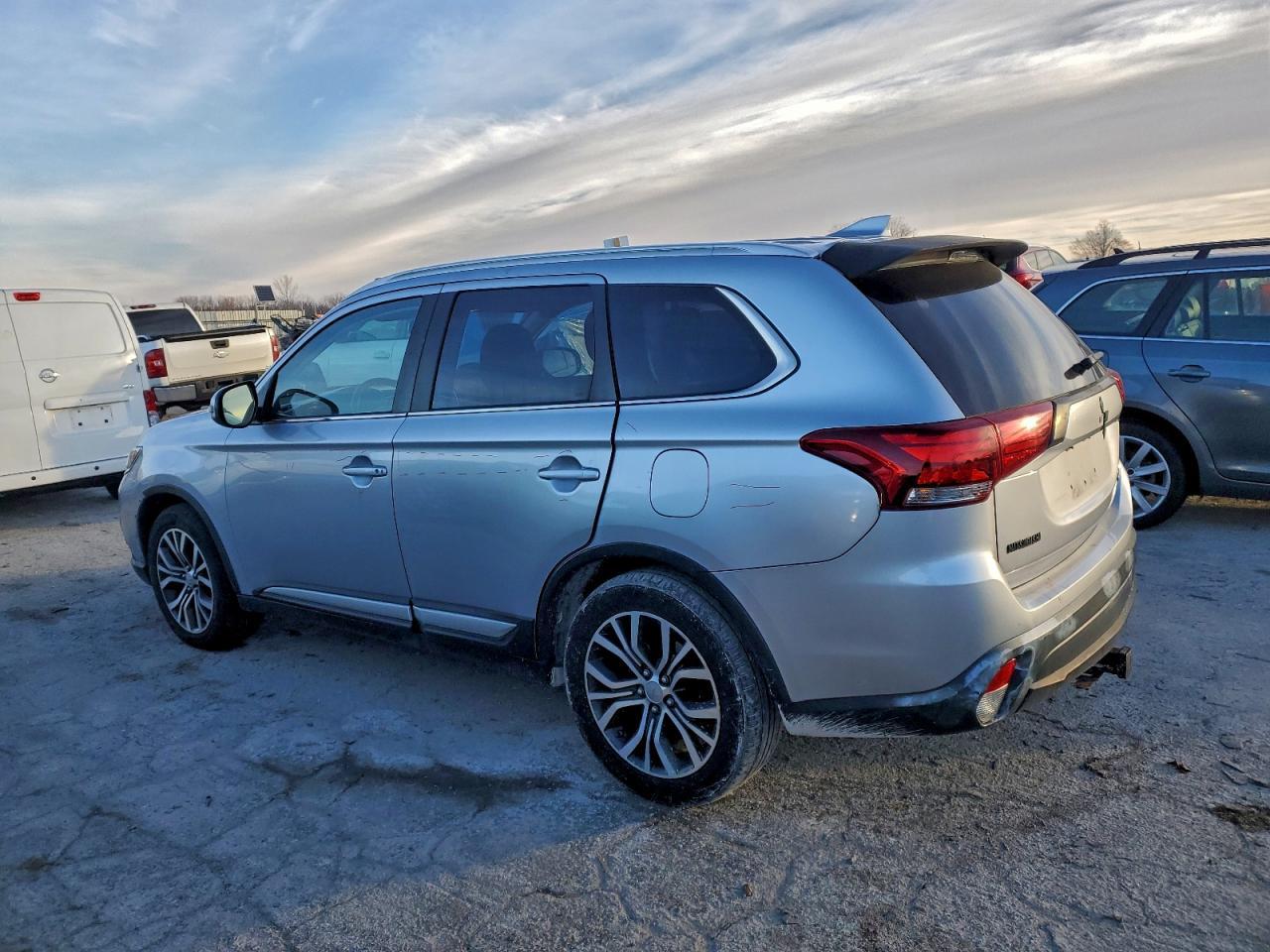 2017 MITSUBISHI outlander
