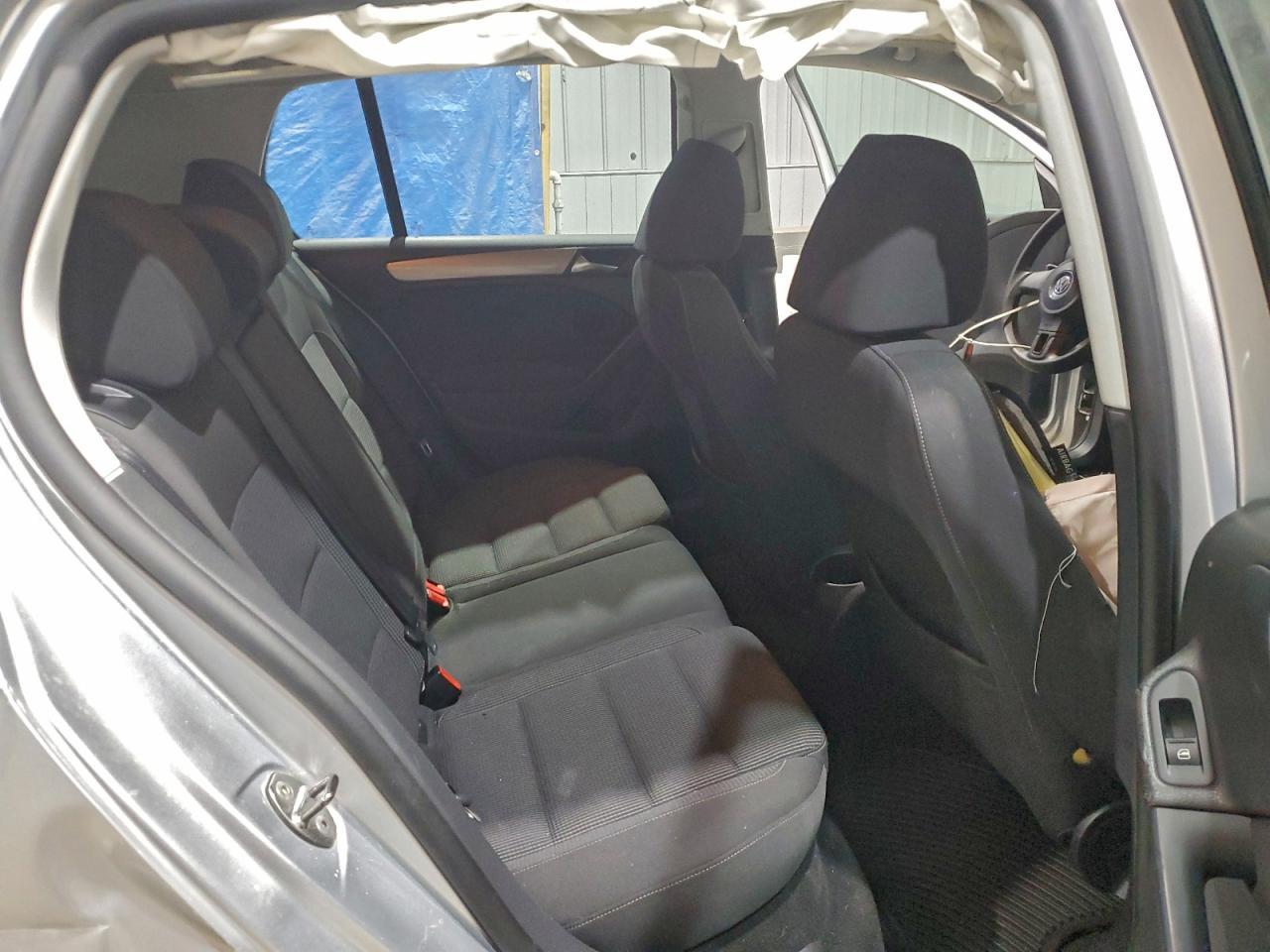 2011 VOLKSWAGEN GOLF
