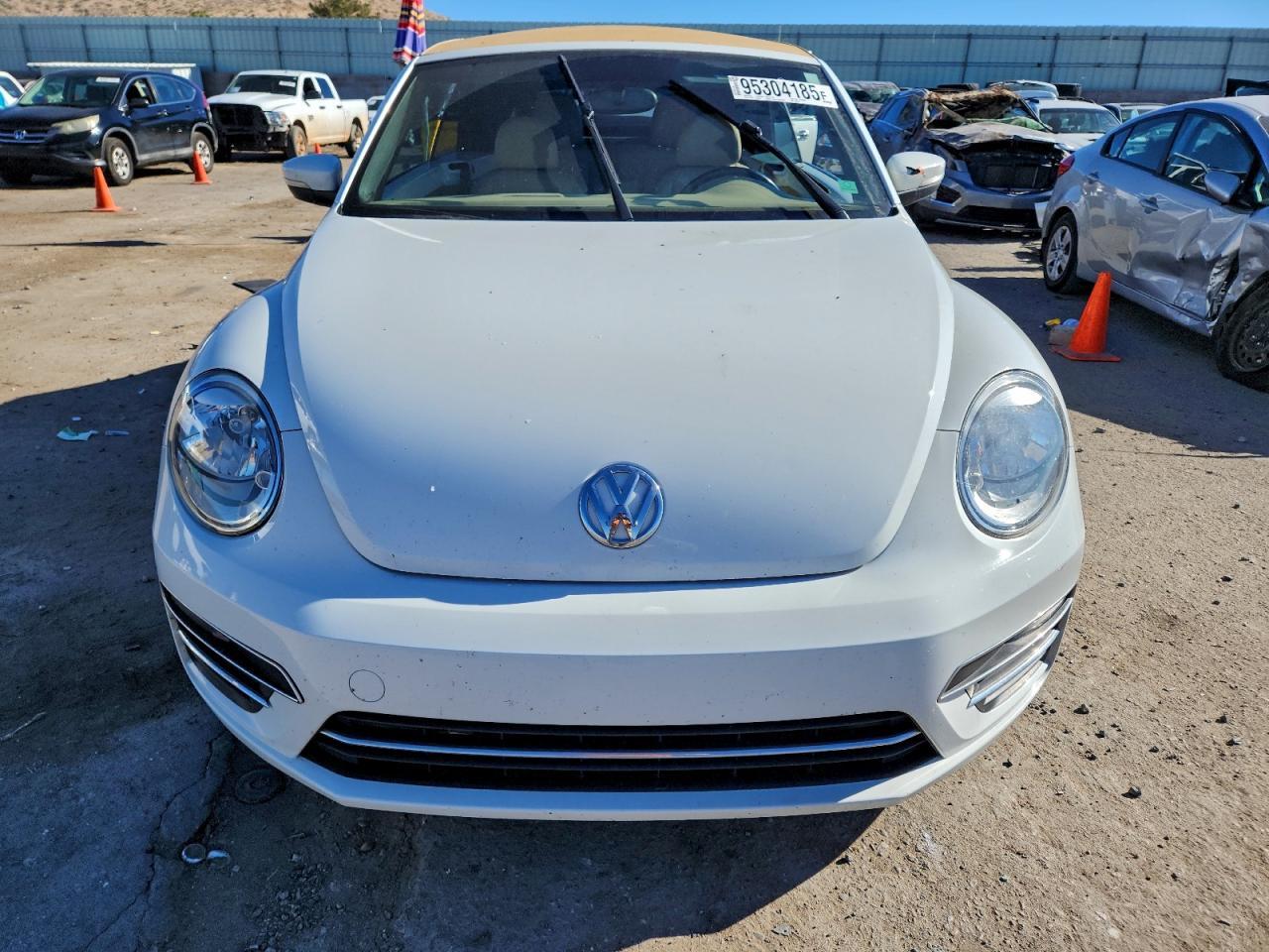 2018 VOLKSWAGEN Beetle