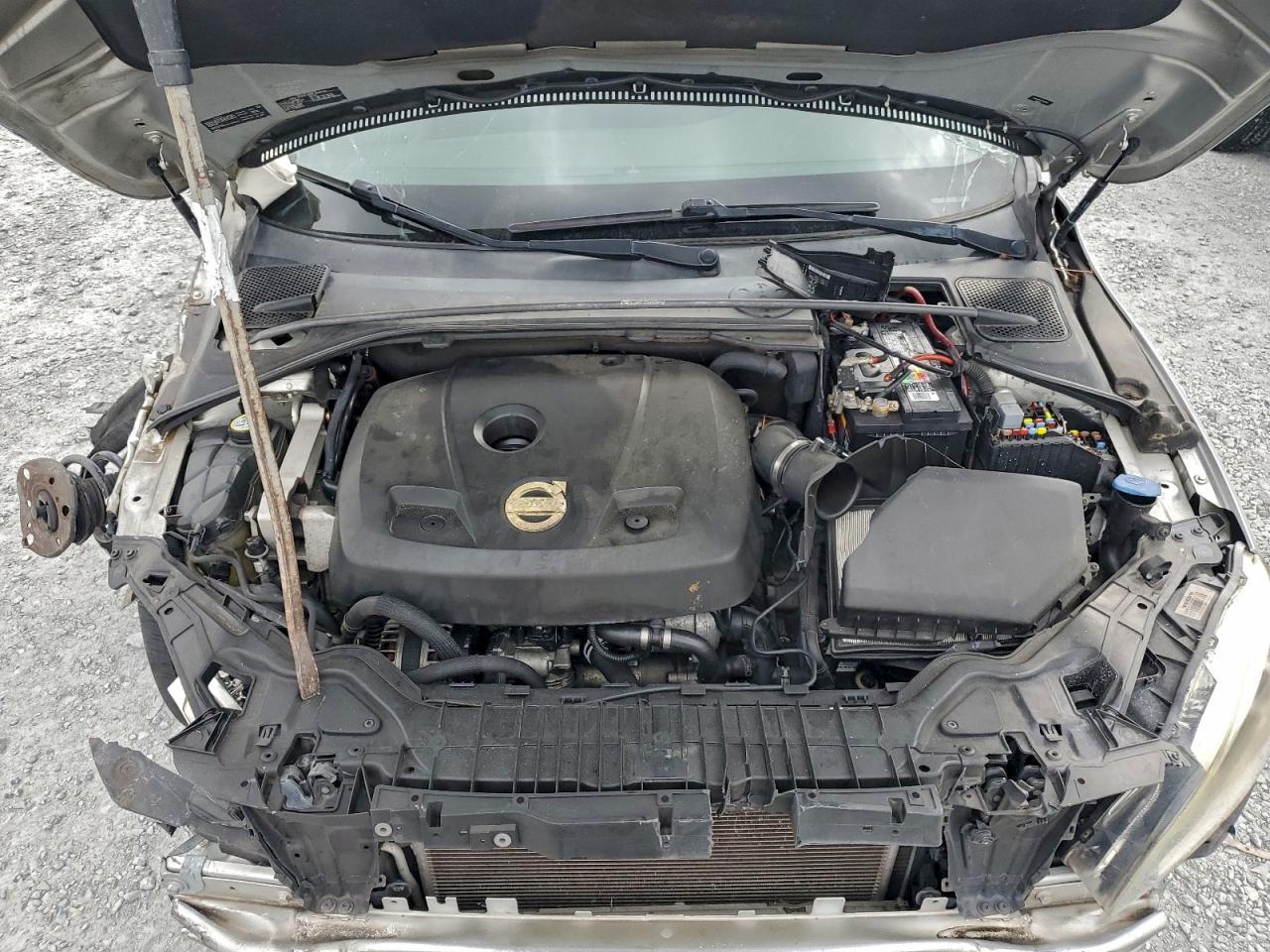 2015 VOLVO S60